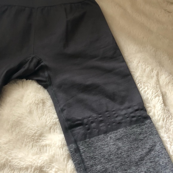 Gymshark Seamless Two Tone Leggings Grey - Picture 3 of 6